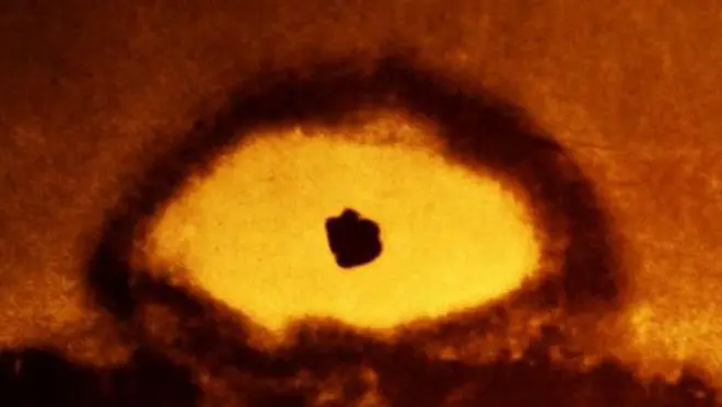 Picha ya bomu la kwanza la nyuklia lililojaribiwa nchini Marekani.