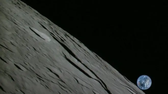 عکس آی اسپیس از ماه و زمین