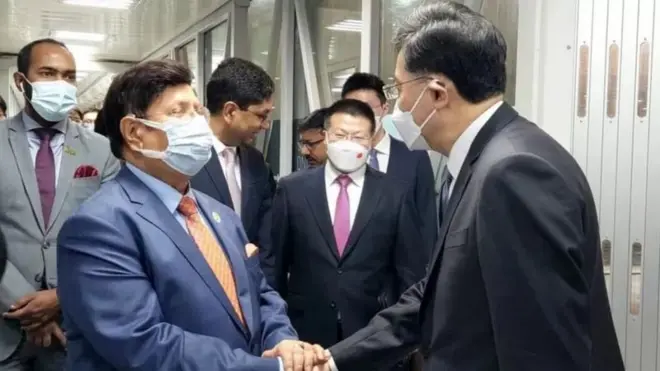 एके अब्दुल मोमेन र किन गांग