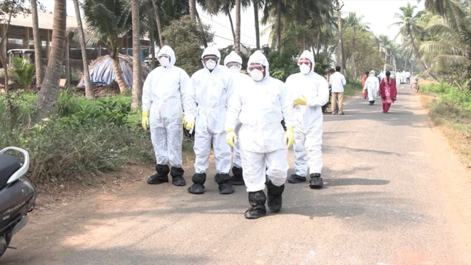 కోళ్ల ఫారం, పౌల్టీ ఫామ్, చికెన్, ఎగ్స్, గుడ్లు బర్డ్ ఫ్లూ, హెచ్ వన్ ఎన్ వన్ ఇన్‌ఫ్లూయంజా, తూర్పు గోదావరి, పశ్చిమ గోదావరి, కృష్ణా జిల్లా