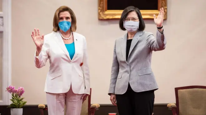 Nancy Pelosi ve Tsai Ing-wen