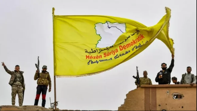 مقاتلون من قوات سوريا الديمقراطية في قرية الباغوز بدير الزور