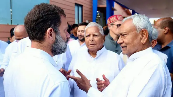 राहुल गांधी के साथ लालू और नीतीश