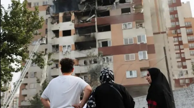 Habeenimadii Jimcaha ayaa Israa’iil iyo Iiraan waxa ay isweydaarsadeen duqeymo cirka ah
