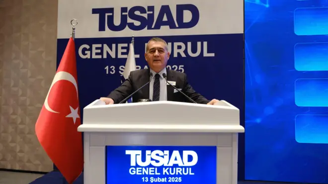 ORHAN TURAN KÜRSÜDE 