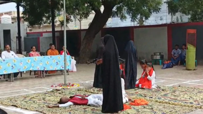 स्कूल में नाटक का वीडियो वायरल