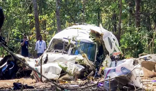 विमान दुर्घटनाग्रस्त
