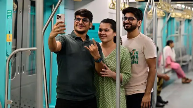 இந்தியா பல்வேறு நகரங்களில் மெட்ரோ ரயில் கட்டமைப்பை உருவாக்குவதற்காக 26 பில்லியன் டாலரை செலவிட்டுள்ளது