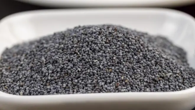 Тіс дәрігері емделушіні жопаға сиғызды. Шұңқыр әйелді күйеуінің алдынан өткізіп жіберді (порно видео)