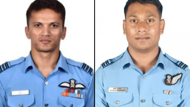 انڈین ایئرفورس کے مطابق ہلاک ہونے والے پائلٹوں میں سکواڈرن لیڈر انوج (بائیں) اور فلائٹ لیفٹینینٹ پوریش دراگکر (دائیں) شامل تھے