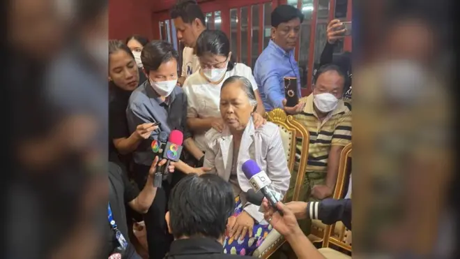 သေဆုံးသူ မမိုးမြင့် အမေကို ခွင့်လွှတ်ဖို့တောင်းပန်နေတဲ့ သေနတ်သမားလူငယ်အဖေ