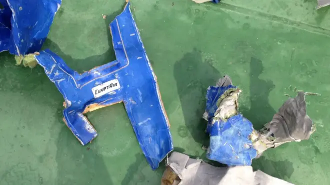 قتل 66 شخصا، في حادث تحطم طائرة مصر للطيران، فوق البحر المتوسط عام 2016