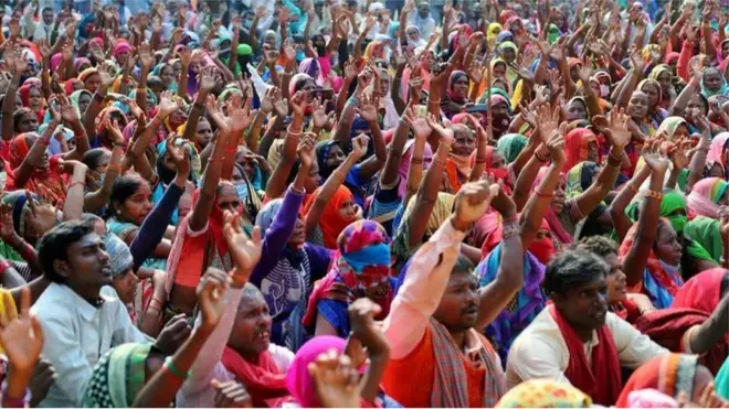 సంస్కరణల పేరుతో కేంద్రం తెచ్చిన మూడు రైతు చట్టాలను వ్యవసాయదారులు వ్యతిరేకిస్తున్నారు