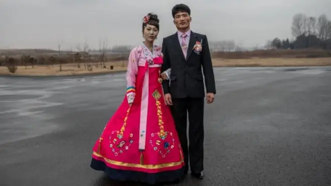 Mlada mora nositi tradicionalnu venčanicu poput ove na slici iz 2019. godine