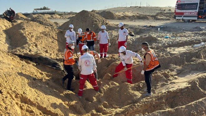 Cesetler kuma gömülü şekilde bulundu