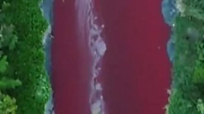 Àwòrán odò tó di pupa bí ẹ̀jẹ̀