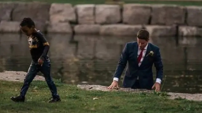 เจ้าบ่าวช่วยเด็ก