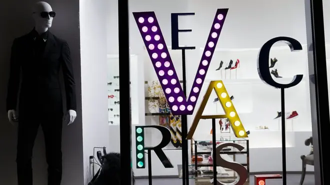 Bir Versace mağazası