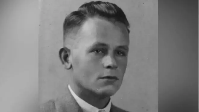 Private Ray Bailey was captured in the summer of 1940 but was back home before Christmas