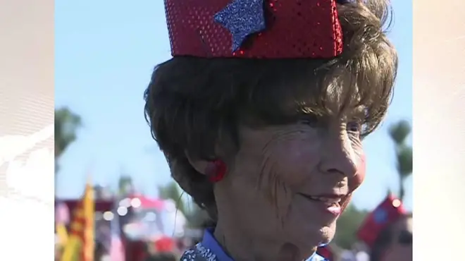 امریکی کی عمر رسیدہ چیئرلیڈر