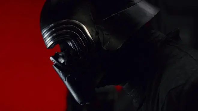 Kylo Ren dalam The Last Jedi.