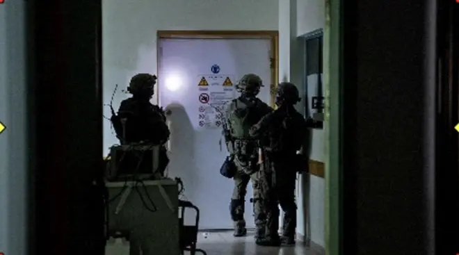 واصل جنود الإسرائيلي على مدار أكثر من 14 ساعة عمليات بحث وتفتيش واستجواب في مستشفى الشفاء بغزة