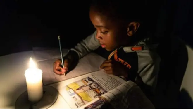 ካብ ወርሒ ግንቦት ጀሚሩ ኣብታ ሃገር ሕጽረት ቀረብ ኤለትሪክ ክረአ ጸኒሑ