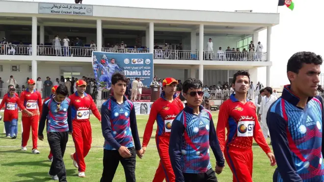 په دغو سیالیو کې میدان وردګ، کوچیان، کندهار، لغمان، خوست، کابل، پکتیا، ننګرهار، بلخ او د لوګر ولایتونو کرکیټ لوبډلې شاملې دي