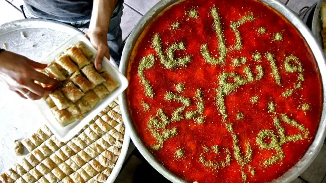 شهر رمضان من أكثر شهور السنة اقتراناً بالسكر، إذ يكثر فيه تناول الأطباق ذات المذاق الحلو.