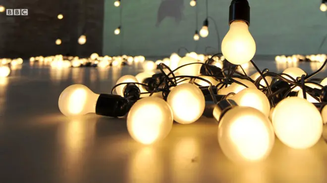 If each person get TV, AC, bulb and fridge for Nigeria, dis 5,222 megawatts no go fit serve di country.