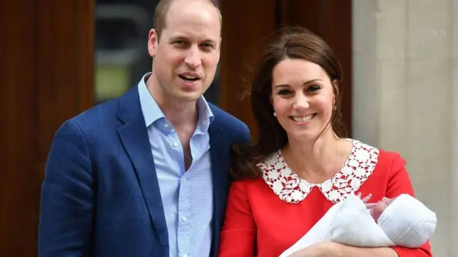 Louis est né lundi à 11H01 (10H01 GMT) à l'hôpital St Mary's, au coeur de Londres.