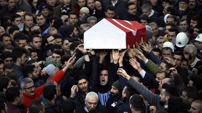 قتل 39 شخصا في الهجوم الذي استهدف النادي الليلي