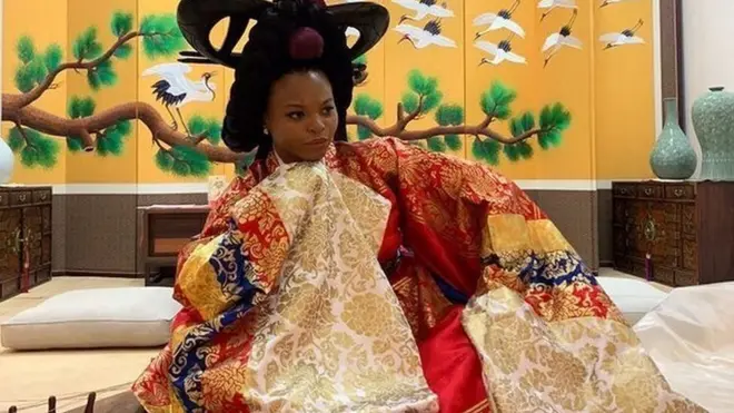 Dis outfit na wetin di Korean Queens of di Joswon Dynasty