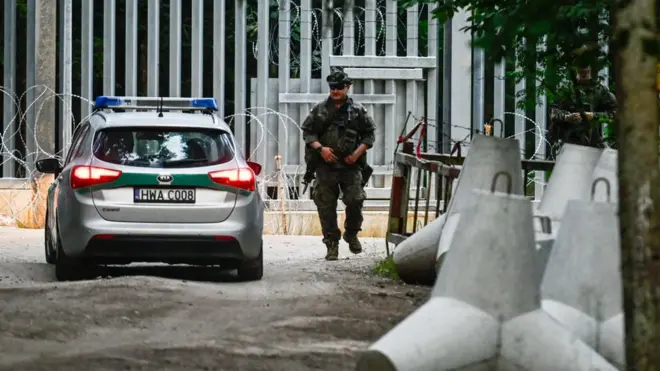 Польща посилює свій кордон з Білоруссю військовими та бійцями антитерористичної поліції
