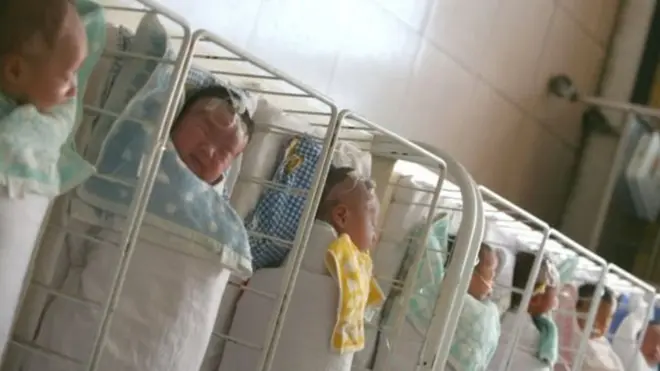 أجداد الطفل يقولون إنهم يشعرون بسعادة غامرة لإمكانية استمرار سلالتهم