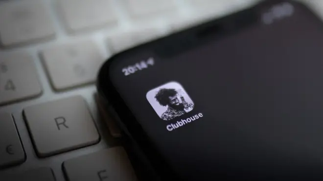 Всі говорять про нову соцмережу Clubhouse. Що про неї варто знати