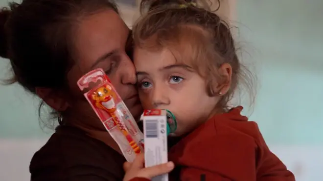 "أنقذها الله لنرى ابنتنا فيها"