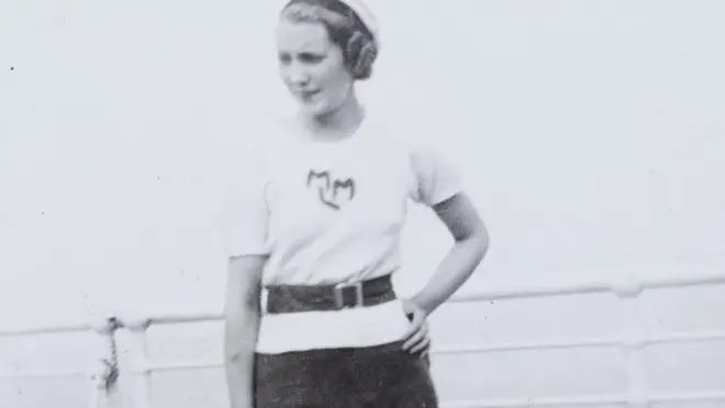 Mary Anne trên đường sang Mỹ thập niên 1930