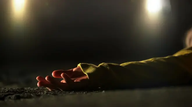ذراع على الأرض