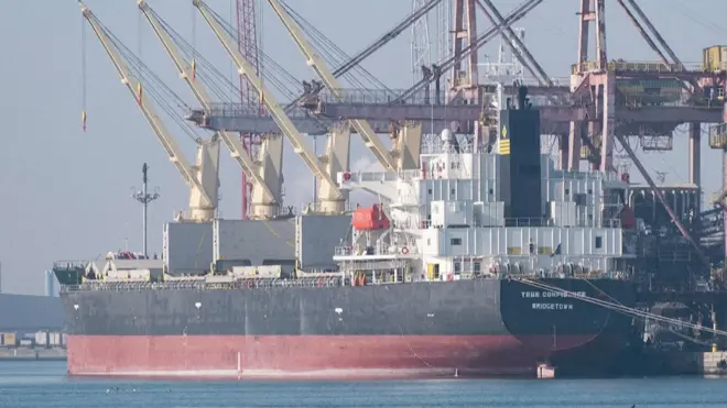 سفينة ترو كونفدنس التي تمت مهاجمتها في خليج عدن