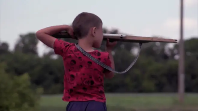 "Страшно, що вони дійдуть сюди" - дитинство у зоні бойових дій