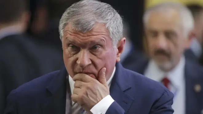 Иск самого Сечина к "Новой газете" принят к производству.