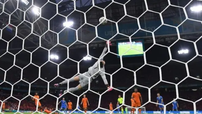 Андрій Ярмоленко забив один з найгарніших голів турніру, але цього виявилося замало