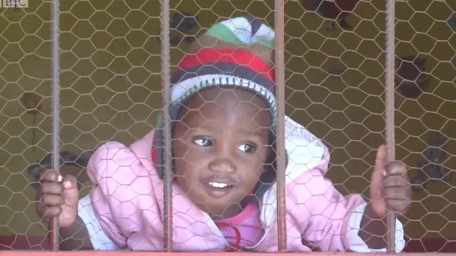 أطفال السجون لا يعرفون الأيس كريم