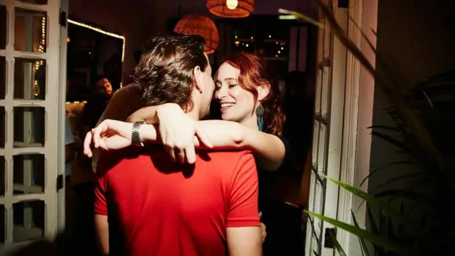 هل الجيل الجديد أكثر واقعية فيما يتعلق بالحب والجنس؟