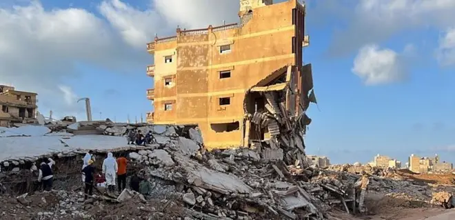 लीविया के देरना शहर में बाढ से मची तबाही.