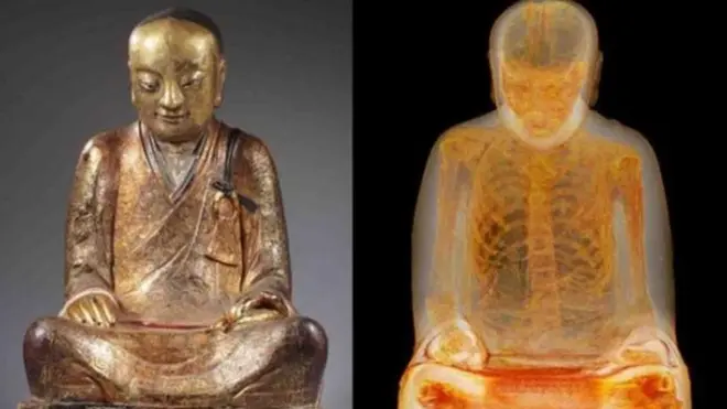 Phân tích bằng X-quang cho thấy thi thể của nhà sư (hình phải) bên trong tượng Phật