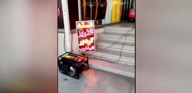 بسیاری از مشاغل در ایران از اختلال کارشان به دلیل قطعی برق شکایت دارند