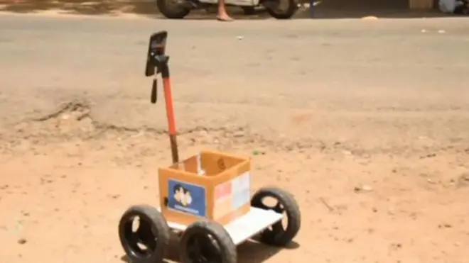 روبوت متسوق في زمن الكورونا