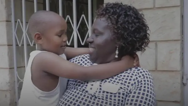 Akiwa na miaka 53 alijaliwa watoto watatu kwa mpigo. Miaka mitatu baada ya watoto kuzaliwa, mumewe aliaga dunia. Bi Frashia Gathanga alituelezea kuhusu watoto wake anaowaita wa miu